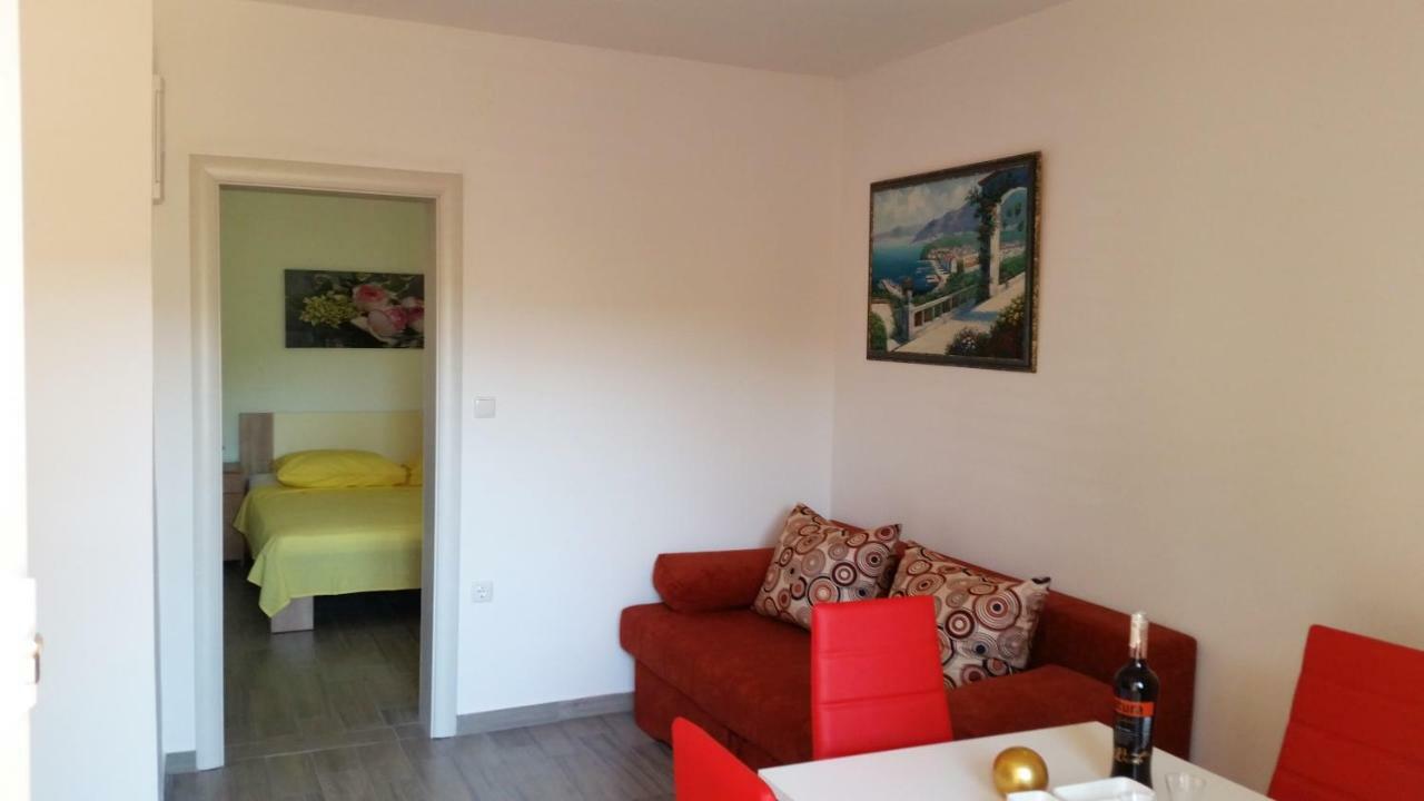 J&k Apartment
