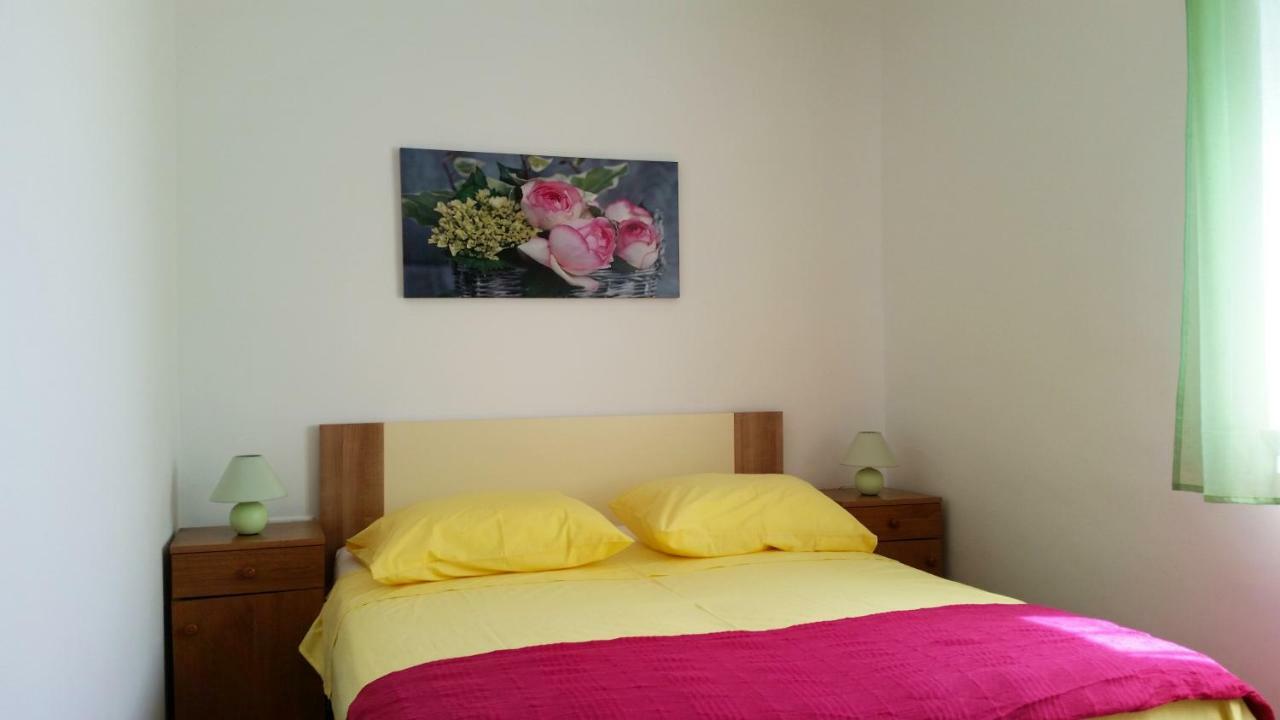 J&k Apartment *